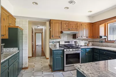 N7W29615  Thames Ct, Delafield, WI 53188 - Photo 7