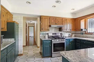 N7W29615 Thames Ct, Delafield, WI 53188 - Photo 7