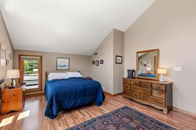 7525  Kenwood Ave, Wauwatosa, WI 53213 - Photo 19