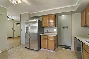 1709 88th St, Kenosha, WI 53143 - Photo 9