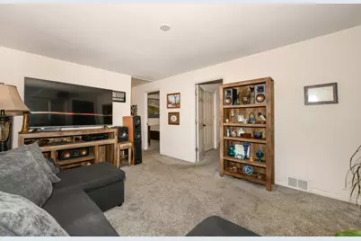 1304 N Grandview Blvd, Waukesha, WI 53188 - Photo 5