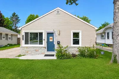 1304 N Grandview Blvd, Waukesha, WI 53188 - Photo 1