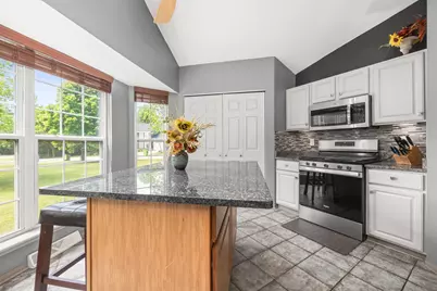 W195S8654  Plum Creek Blvd, Muskego, WI 53150 - Photo 5