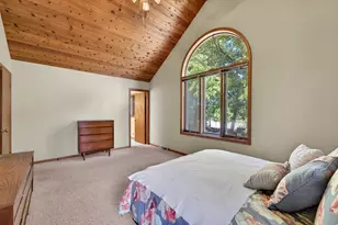 11503 W Layton Ave, Greenfield, WI 53228 - Photo 9