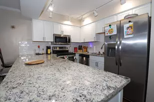 5324 Woodbridge Ln, Greenfield, WI 53221 - Photo 7