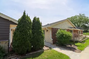 5324 Woodbridge Ln, Greenfield, WI 53221 - Photo 1