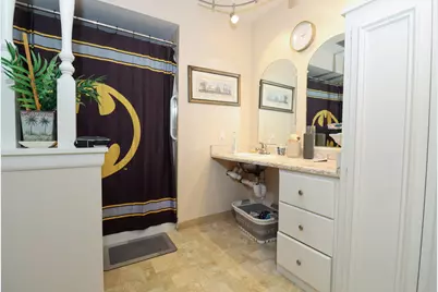 5324  Woodbridge Ln, Greenfield, WI 53221 - Photo 13