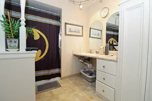 5324 Woodbridge Ln, Greenfield, WI 53221 - Photo 13