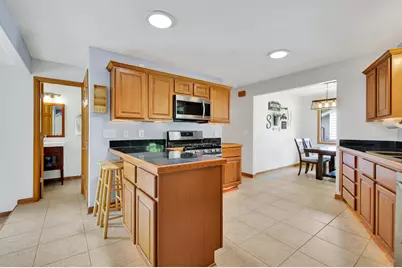 7527 S 73rd St, Franklin, WI 53132 - Photo 11