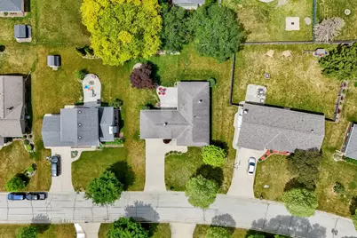 7527 S 73rd St, Franklin, WI 53132 - Photo 25