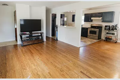 3820 W Iona Ter, Milwaukee, WI 53221 - Photo 9
