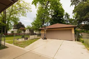3820 W Iona Terrace, Milwaukee, WI 53221 - Photo 29