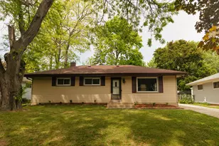 3820 W Iona Terrace, Milwaukee, WI 53221 - Photo 3