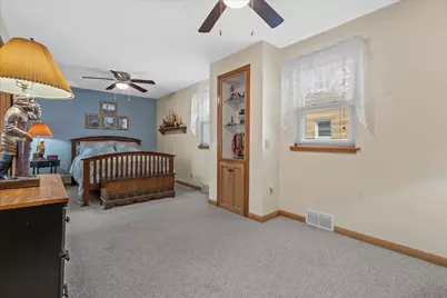 429 E Armour Ave, Milwaukee, WI 53207 - Photo 13