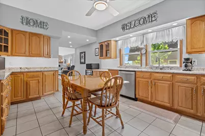 429 E Armour Ave, Milwaukee, WI 53207 - Photo 11