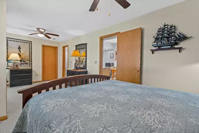 429 E Armour Ave, Milwaukee, WI 53207 - Photo 15
