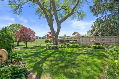 429 E Armour Ave, Milwaukee, WI 53207 - Photo 35