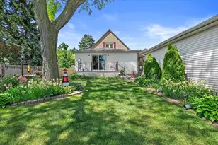 429 E Armour Ave, Milwaukee, WI 53207 - Photo 37