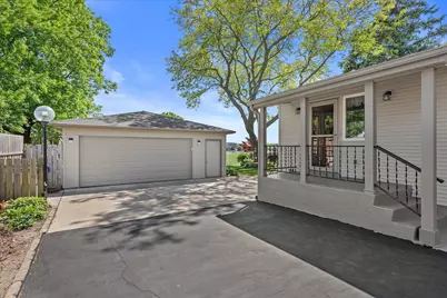 429 E Armour Ave, Milwaukee, WI 53207 - Photo 45
