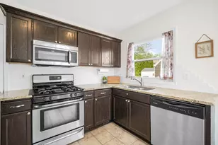 N85W16267 May Ave, Menomonee Falls, WI 53051 - Photo 7