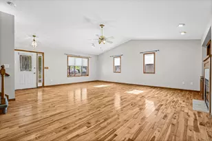 823 Windhill St, Onalaska, WI 54650 - Photo 5