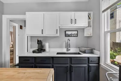 1623 E Webster Pl #1625, Milwaukee, WI 53211 - Photo 9