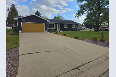 2260  Cobblestone Ln, Beloit, WI 53511 - Photo 3
