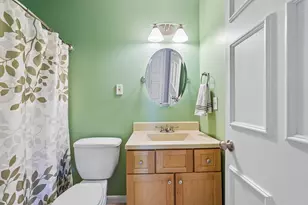 2025 E Greenwich Ave, Milwaukee, WI 53211 - Photo 9
