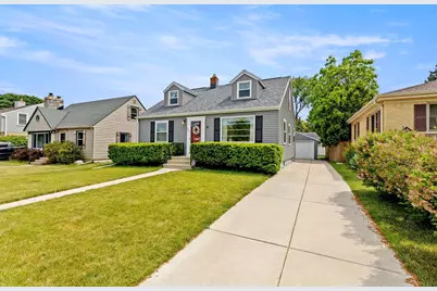 531  Oak St, South Milwaukee, WI 53172 - Photo 3