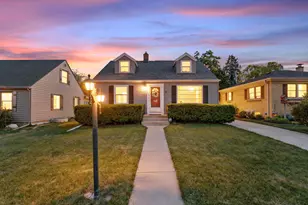 531 Oak St, South Milwaukee, WI 53172 - Photo 1