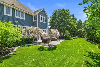 W72N447  Mulberry Ave, Cedarburg, WI 53012 - Photo 3