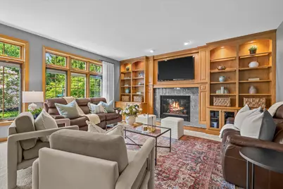 W72N447  Mulberry Ave, Cedarburg, WI 53012 - Photo 7