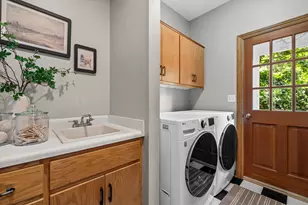W72N447 Mulberry Ave, Cedarburg, WI 53012 - Photo 25