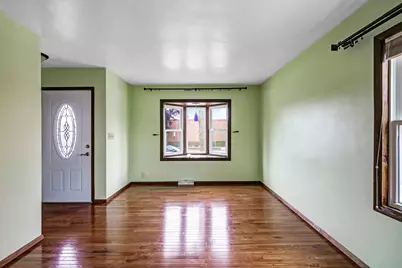 625 S 32nd St, Manitowoc, WI 54220 - Photo 3
