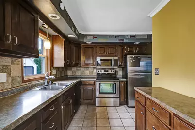 625 S 32nd St, Manitowoc, WI 54220 - Photo 7