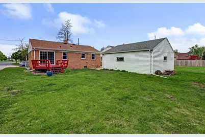 625 S 32nd St, Manitowoc, WI 54220 - Photo 27