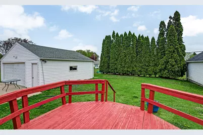 625 S 32nd St, Manitowoc, WI 54220 - Photo 25