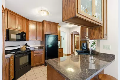 6934  Cedar St, Wauwatosa, WI 53213 - Photo 23