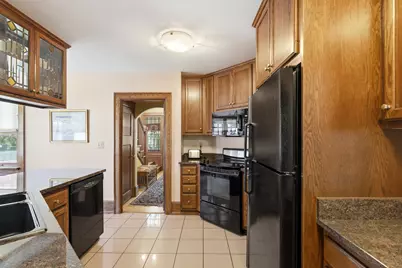 6934  Cedar St, Wauwatosa, WI 53213 - Photo 19