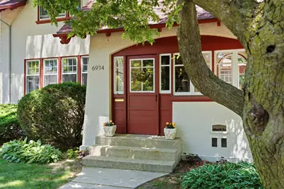 6934  Cedar St, Wauwatosa, WI 53213 - Photo 3