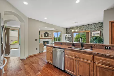 2106  Deer Path, Waukesha, WI 53189 - Photo 19