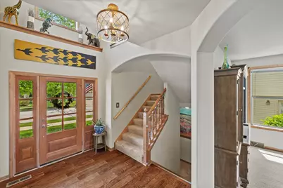 2106  Deer Path, Waukesha, WI 53189 - Photo 9