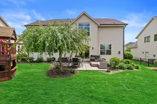 2106 Deer Path, Waukesha, WI 53189 - Photo 5