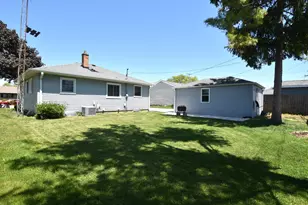 1201 Cedar Creek St, Racine, WI 53402 - Photo 31