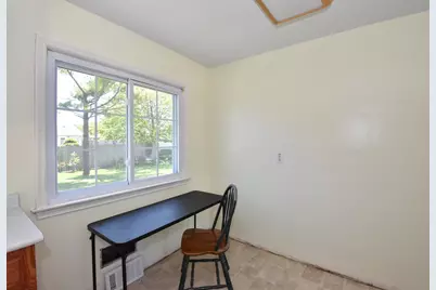 1201  Cedar Creek St, Racine, WI 53402 - Photo 11