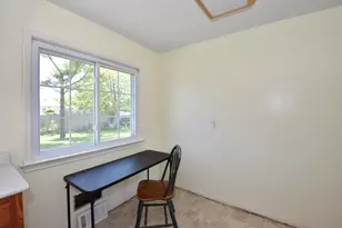 1201 Cedar Creek St, Racine, WI 53402 - Photo 11