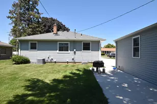 1201 Cedar Creek St, Racine, WI 53402 - Photo 33