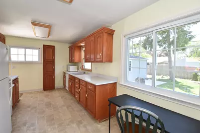 1201  Cedar Creek St, Racine, WI 53402 - Photo 7