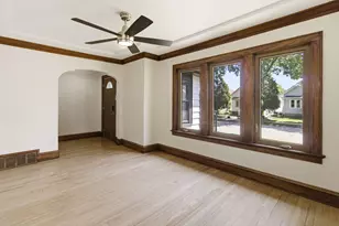 2251 S 73rd St, West Allis, WI 53219 - Photo 5