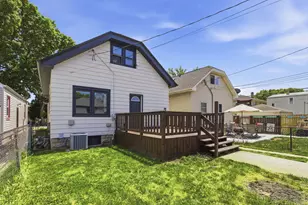2251 S 73rd St, West Allis, WI 53219 - Photo 29
